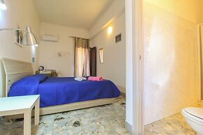 catania airport room  low cost