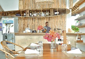 Kusini Beach Bungalows