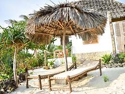 Kusini Beach Bungalows