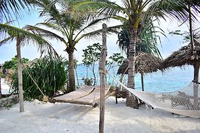 Kusini Beach Bungalows