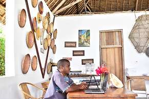 Kusini Beach Bungalows