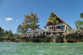Kusini Beach Bungalows