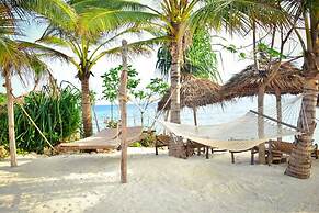 Kusini Beach Bungalows