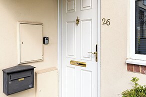Central 2BD with Garden and Free Parking