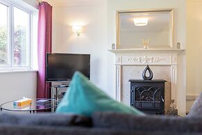 Central 2BD with Garden and Free Parking
