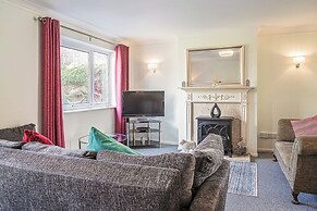 Central 2BD with Garden and Free Parking