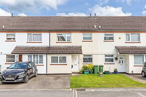 Central 2BD with Garden and Free Parking