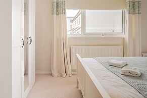 Central 2BD with Garden and Free Parking