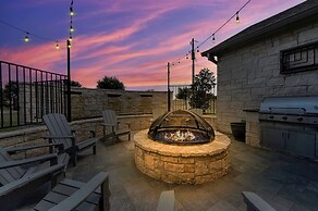 New Epic House-pool-theatre-hot Tub-game Room