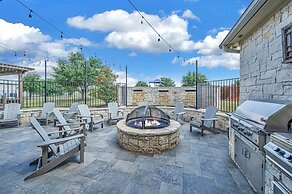 New Epic House-pool-theatre-hot Tub-game Room