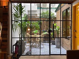 w Luxury House w Sleek Terrace in Cartagena