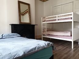 Fitzroy Private Rooms @ 132 Nicholson Homestay