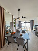 Luxury Apartment in Sunset Cliffs by Leo