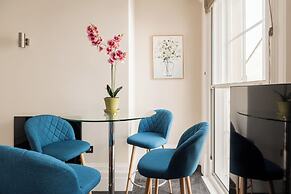 Stunning 2 Bed in Centre of Cheltenham