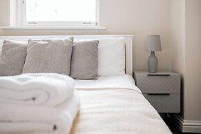 Stunning 2 Bed in Centre of Cheltenham