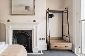 Stunning 2 Bed in Centre of Cheltenham