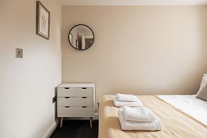 Stunning 2 Bed in Centre of Cheltenham