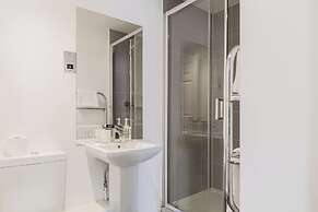 Stunning 2 Bed in Centre of Cheltenham