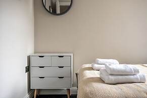 Stunning 2 Bed in Centre of Cheltenham