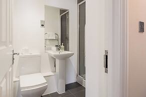 Stunning 2 Bed in Centre of Cheltenham