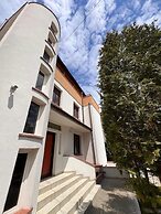 Serenity Apartments and Studios