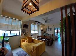 King Bed 2BR European Style City Center in Davao City Philippines