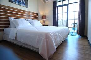 King Bed 2BR European Style City Center in Davao City Philippines