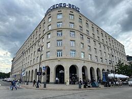 Bez Kantow Art Rooms