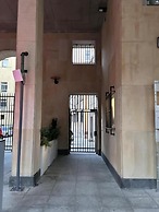 Bez Kantow Art Rooms