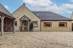 Charming 3BD Cotswolds Family Retreat