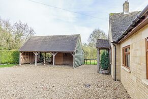 Charming 3BD Cotswolds Family Retreat