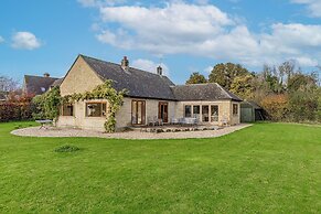 Charming 3BD Cotswolds Family Retreat