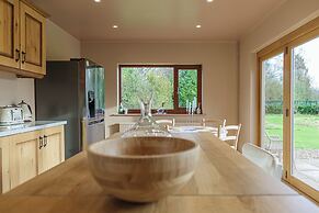 Charming 3BD Cotswolds Family Retreat