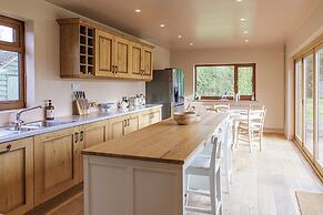Charming 3BD Cotswolds Family Retreat