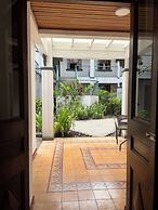 The Victorian Hotel CR