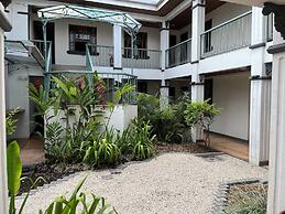 The Victorian Hotel CR