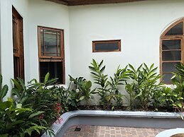 The Victorian Hotel CR