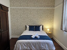 The Victorian Hotel CR