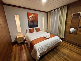 The Victorian Hotel CR