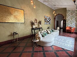 The Victorian Hotel CR