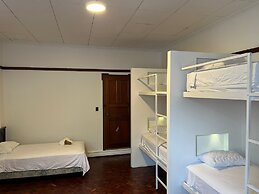 The Victorian Hotel CR