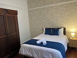 The Victorian Hotel CR