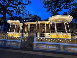 The Victorian Hotel CR