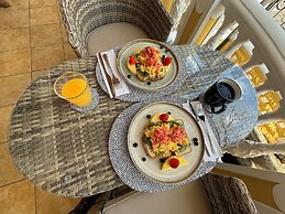 The Victorian Hotel CR