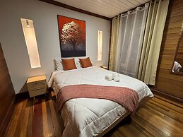 The Victorian Hotel CR