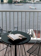 The StandardX Bangkok Phra Arthit