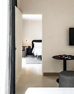 The StandardX Bangkok Phra Arthit