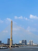 The StandardX Bangkok Phra Arthit