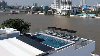The StandardX Bangkok Phra Arthit