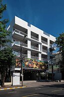 The StandardX Bangkok Phra Arthit